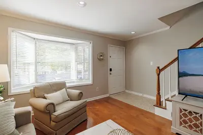 Dawg House On Dearing