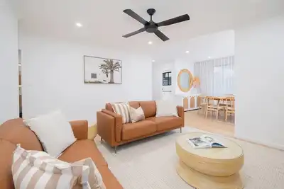 Image de Sienna Cove Elegant Retreat near Merewether Beach