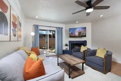 Image de Charming 2-bedroom 2-bath townhome in central Tucson