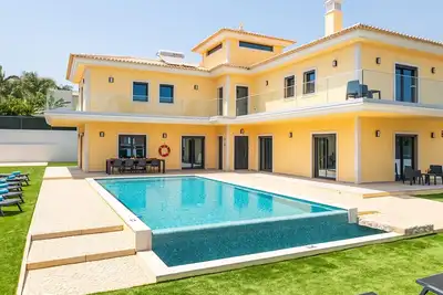 Image de Modern Villa w/ Heatable Pool & Bbq