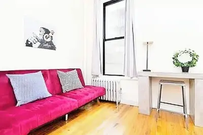 Image de Cozy and spacious 1 bed apt in the heart of Hell’s Kitchen! Max 4 people