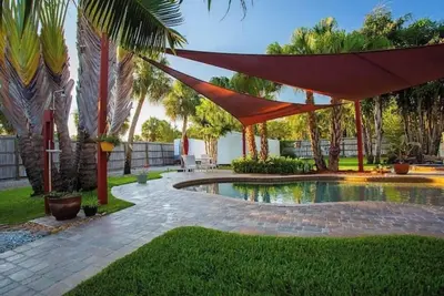 Image de Fennario Resort: Lagoon pool w/ tiki bar, sauna, & hot tub 1/2 mi to beach ferry