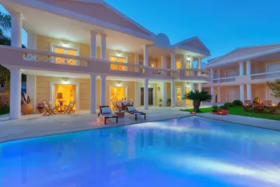 Image de The Painters Luxurious villa