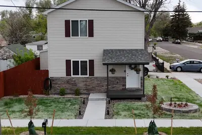 Image de Charming new construction 3-bedroom house in a Historic District of Cheyenne.