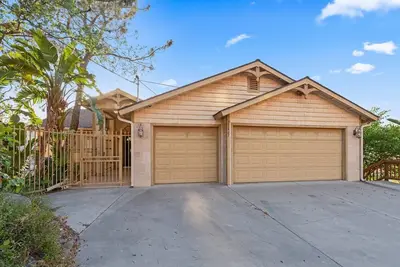 Image de Peaceful Lakeside Retreat on Millerton Lake ~ Spa ~ Gameroom ~ 3 Bedroom
