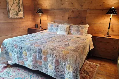 Image de Guy's Place in the Historic Guy Waring House located in Downtown Winthrop