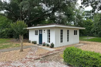 Image de Cozy Studio Cottage in Summit - near hospital, shopping, restaurants and more