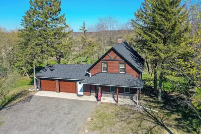 Image de 3 Mi to Lake Michigan: Charming Kewaunee Hideaway