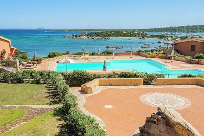 Appartement 'Eucaliptus Vista Mare' avec vue sur la mer, piscine partagée et terrasse privée