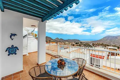 Image de Appartement de vacances 'Blue with Amazing View' avec vue sur la mer, piscine partagée et Wi-Fi