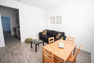 Image de Space for 4 people near Legoland, Disney, and theme parks