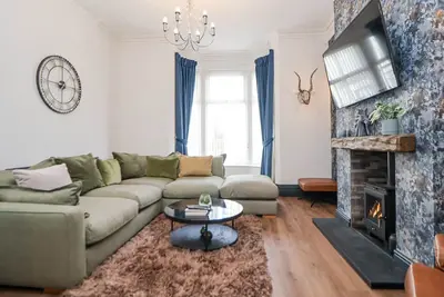 Image de The Alhambra, pet friendly, character holiday cottage in Southport
