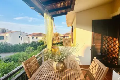 Image de Walk to 4 charming family-friendly beaches with all amenities nearby