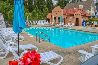 Image de 3 Bedroom 2 full Queen beds, kids room with Bunk beds  2. 5 Bath Great location