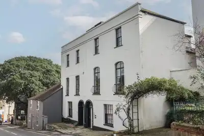 Flat 2, St Agnes House, pet friendly in Lyme Regis