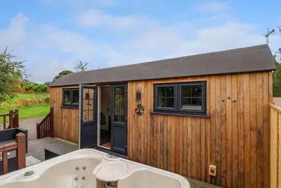 Image de The Retreat, pet friendly, luxury holiday cottage in Bangor-On-Dee