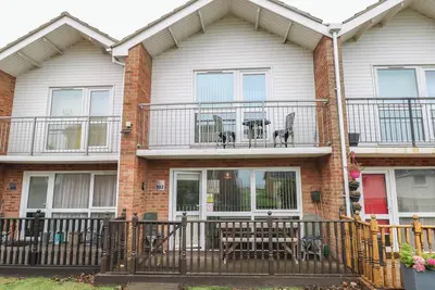 102 Waterside Park, family friendly, with pool in Corton