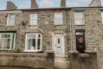 Image de 1 Mona Terrace, pet friendly, with open fire in Llanfachraeth