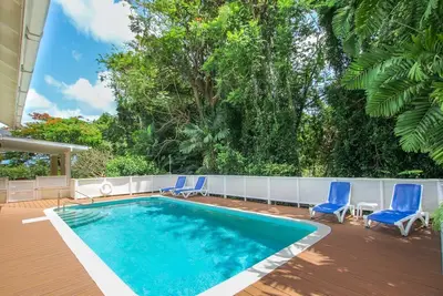 Image de Villa with Private Pool and Sandy Lane Beach Club Access - Coral Gables