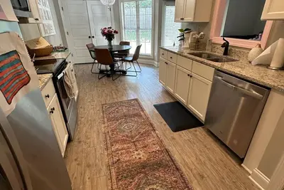 Image de War-To-The -Eagle townhome in the loveliest village on the Plains!