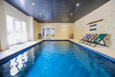 Image de So Villa Vaslots (18) – Piscine intérieure – Basket – 2h de Paris – 30p.