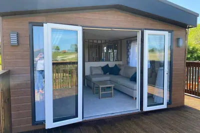 Image de Maple Lodge, pet friendly, with hot tub in Whitby
