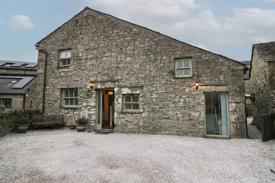 Lady Barn, pet friendly, with open fire in Grange-Over-Sands