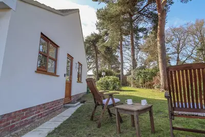 Image de West End, with a garden in Martlesham Village