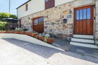 Image de The Hayloft, pet friendly, with a garden in Sticker