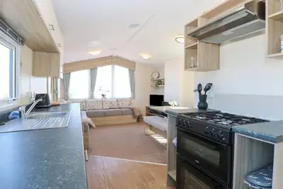 Image de 31b Foxburrow Hang, pet friendly, with a garden in Belton, Norfolk