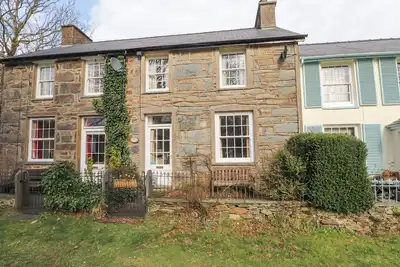 Image de Brackenbury Cottage, pet friendly, with open fire in Beddgelert