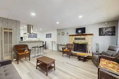 Image de Dog-Friendly Retreat with Cozy Fireplace - Close to Lakes, Fishing and Hiking