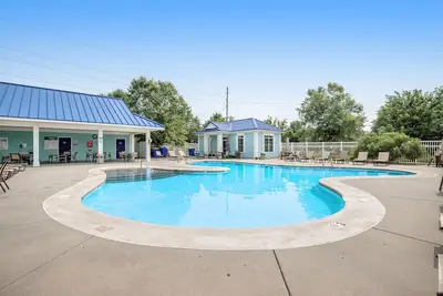 Image de Millville by the Sea townhome with clubhouse, pools & wellness center access