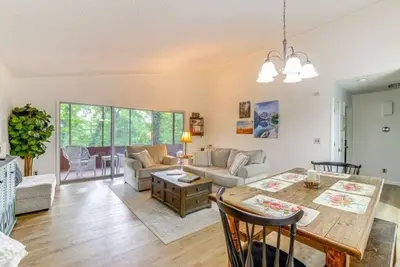 Image de Cozy 2 Bedroom Getaway on Back 40 Trails with Game Room; Minutes to Bentonville