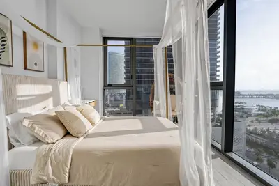 Image de Cbd LuxePad w/ Home Cinema + City Bay Views + Gym + Pool w/ Cabanas + Grills