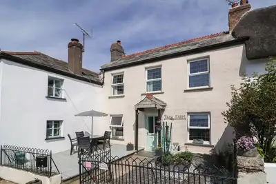 Tea Cosy Cottage, family friendly, with open fire in Marhamchurch