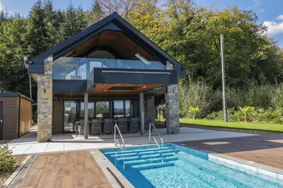 Image de Forest Lodge, family friendly, luxury holiday cottage in Pontyclun