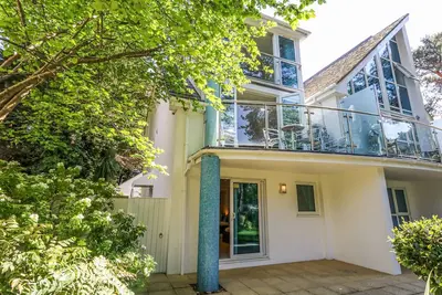 Image de 6 Red Sails, family friendly, luxury holiday cottage in Sandbanks