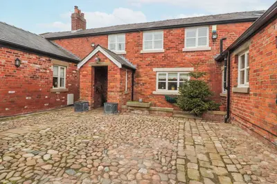 Image de The Old Coach House, pet friendly, with hot tub in Bilsborrow