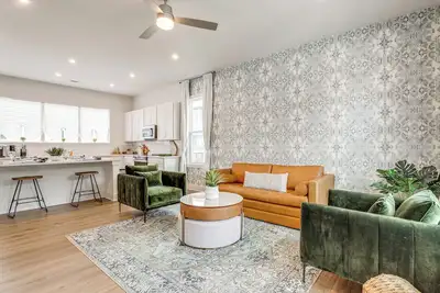 Image de Townhome 1 Mi to Grant Park & Atlanta BeltLine!