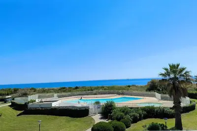 Image de St Cyprien  T3 lumineux en bord de plage Piscine