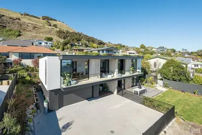 Image de Modern Family home with Views, Sunsets and Space in Atawhai. 8 mins to Nelson.