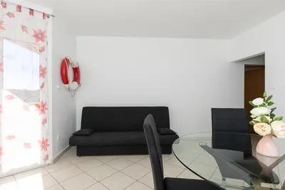 Image de Classic Two Bedroom Apartment with Balcony and Pool