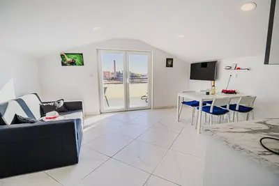 Image de Sleek and Stylish Umag Apartments with Sea View - Two Bedroom Apartment with Terrace