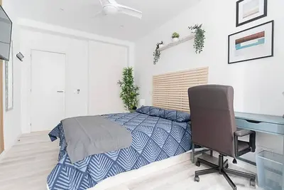 Image de Londres : chambre avec confort, commodité et espaces communs Chamartín - Mauricio Legendre