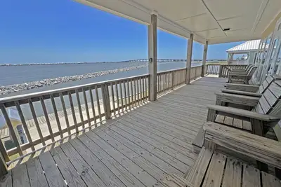 Image de Beautiful Bay Views at The Anchor Holds