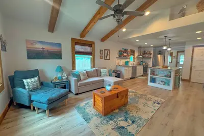 Image de 2 bedroom 2 bath Home with Boat Parking