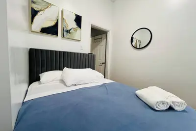 Image de Rare 2bd/2ba Theater District with Ac and fast WiFi