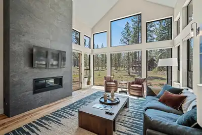 Forestbrook Retreat with Hot Tub, Firepit & Ping Pong