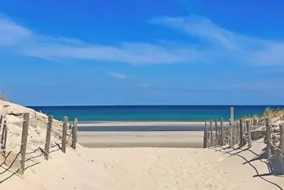 Image de Adorable beach cottage, steps from Bayview Beach